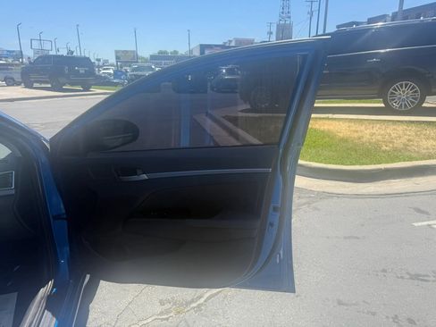 Used 2017 Hyundai Elantra Limited FWD image 23