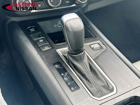 Used 2025 Nissan Kicks S FWD image 19