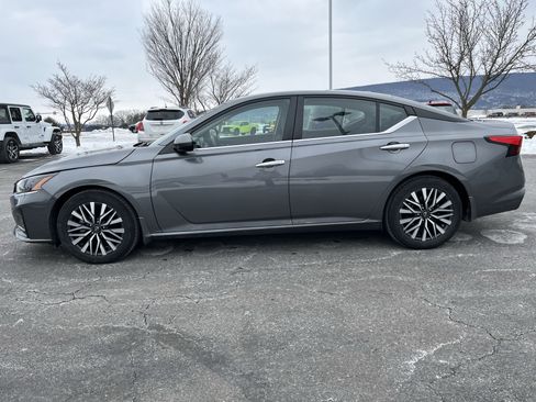 Used 2023 Nissan Altima 2.5 SV image 7