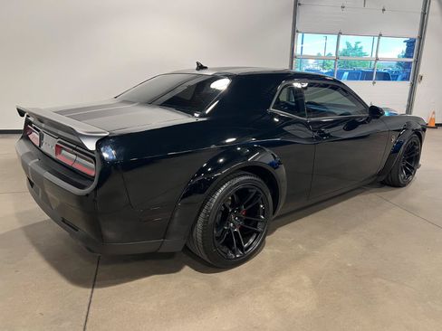 Used 2022 Dodge Challenger SRT Hellcat RWD image 3