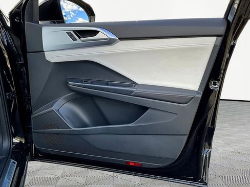 New 2026 Volkswagen Taos SE image 27