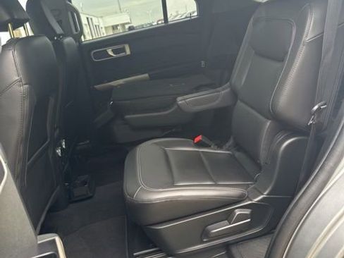 Used 2023 Ford Explorer XLT w/ Equipment Group 202A AWD/4WD image 54