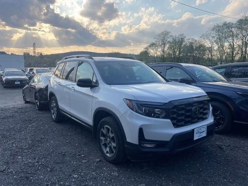 Used 2023 Honda Passport TrailSport image 1