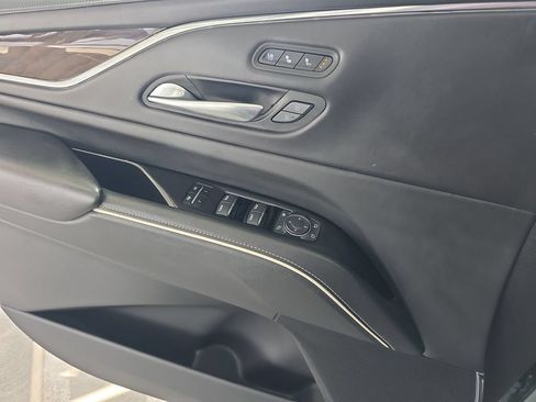 Used 2024 Cadillac Escalade Premium Luxury Platinum AWD/4WD image 24