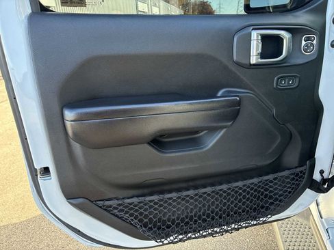 Used 2020 Jeep Wrangler Unlimited Sport image 21