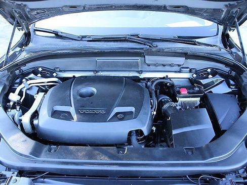 Used 2019 Volvo XC60 T5 Momentum w/ Premium Package FWD image 22