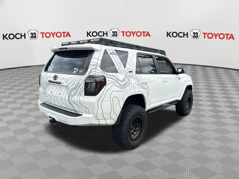 Used 2022 Toyota 4Runner SR5 Premium w/ Moonroof Package AWD/4WD image 8