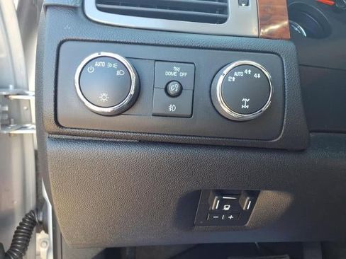 Used 2012 Chevrolet Avalanche LTZ image 15