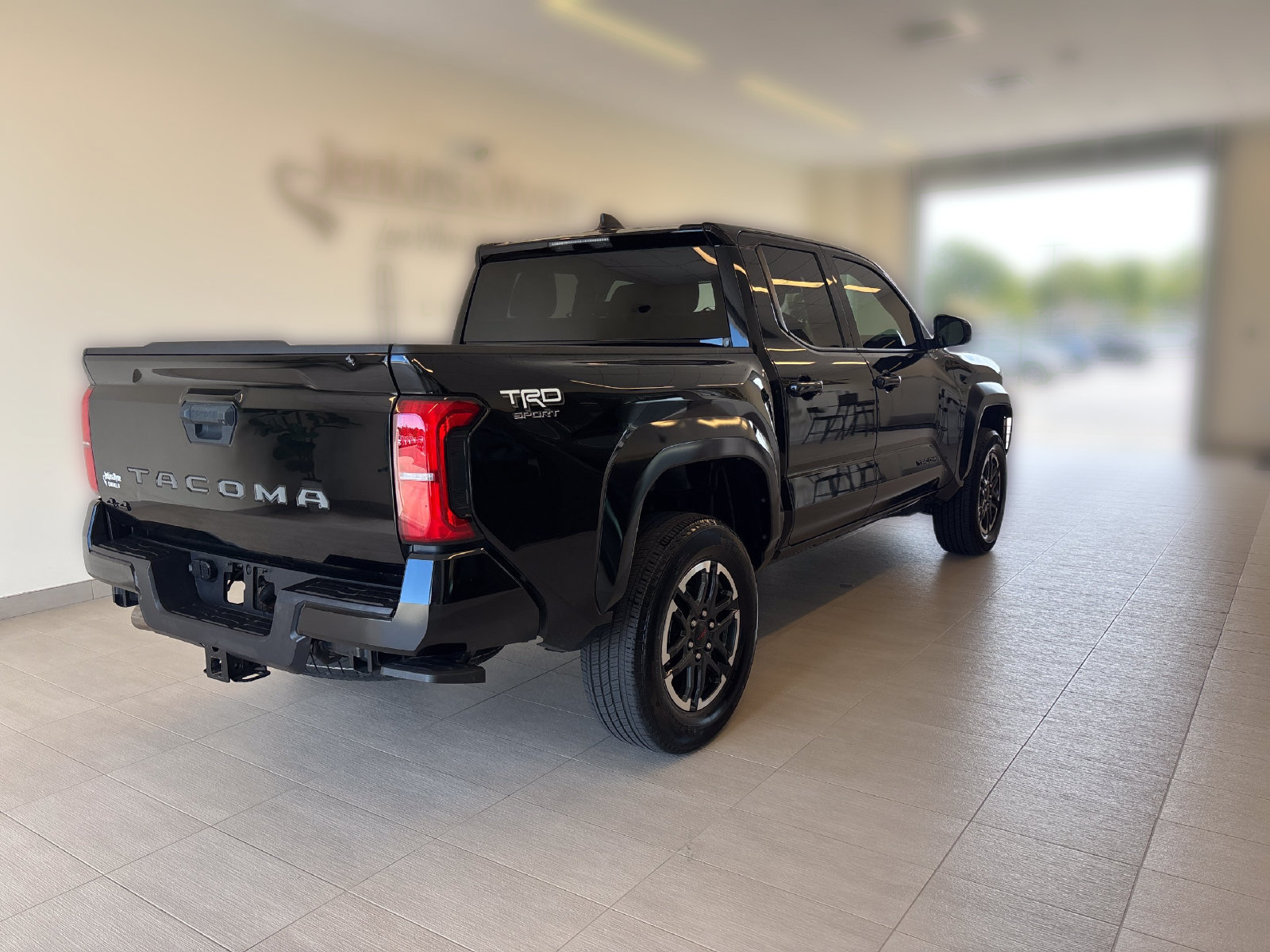 Used 2025 Toyota Tacoma TRD Sport AWD/4WD image 2