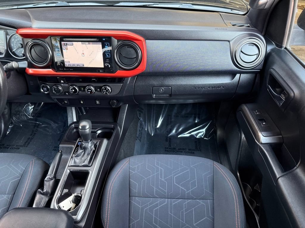 Used 2016 Toyota Tacoma TRD Sport w/ Towing Package AWD/4WD image 20