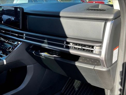 Used 2026 Hyundai Santa Fe SEL AWD/4WD image 18