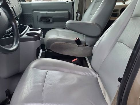 Used 2013 Ford E-350 and Econoline 350 XL image 18