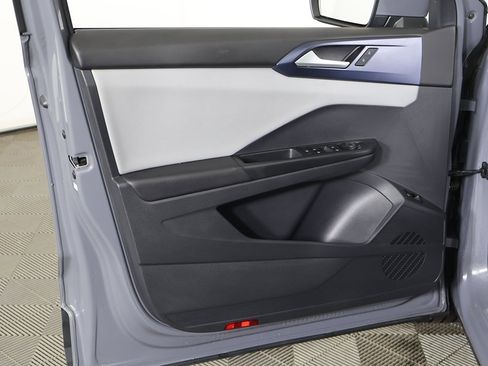 Used 2022 Volkswagen Taos SE w/ Driver Assistance Package image 21