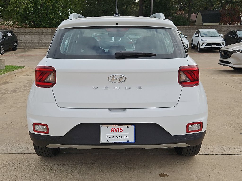 Used 2025 Hyundai Venue SEL FWD image 7