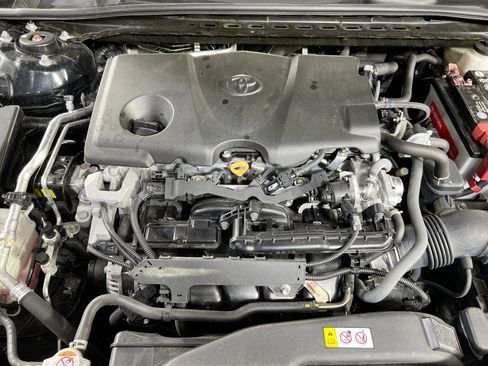 Used 2021 Toyota Camry XLE w/ Navigation Package image 30