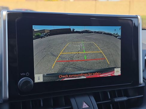 Used 2025 Toyota RAV4 XLE AWD/4WD image 22