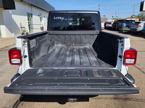 Used 2025 Jeep Gladiator Sport AWD/4WD image 7