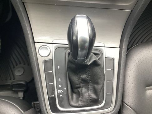 Used 2016 Volkswagen Golf SE w/ Lighting Package image 24