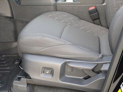 Used 2025 Toyota Tacoma SR5 AWD/4WD image 4