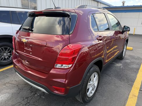 Used 2022 Chevrolet Trax LT w/ LT Convenience Package image 3