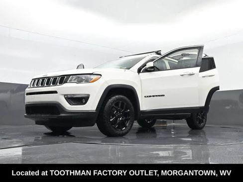 Used 2017 Jeep Compass Latitude AWD/4WD image 31