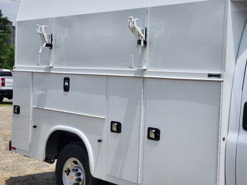 New 2024 Chevrolet Express 3500 w/ Power Convenience Package image 8