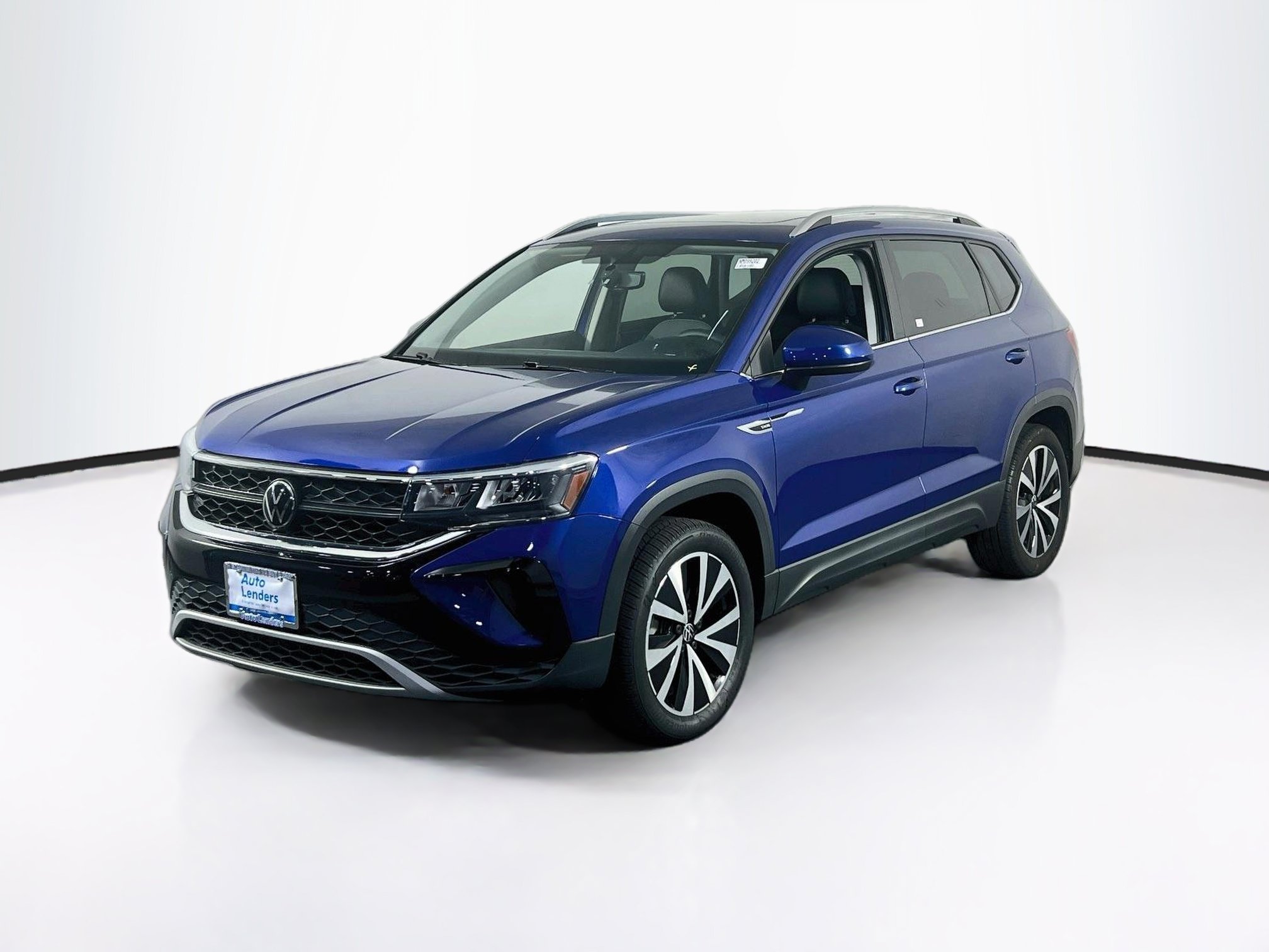 Used 2022 Volkswagen Taos SE FWD image 1