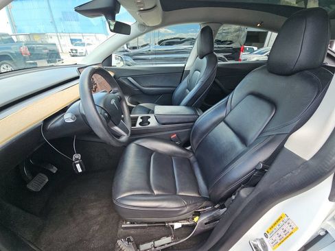 Used 2022 Tesla Model Y Long Range AWD/4WD image 3