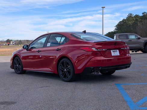 New 2026 Toyota Camry Hybrid image 3