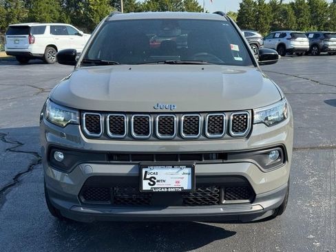 Used 2023 Jeep Compass Latitude w/ Convenience Group AWD/4WD image 10