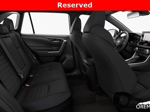 New 2025 Toyota RAV4 SE w/ Convenience Package image 24