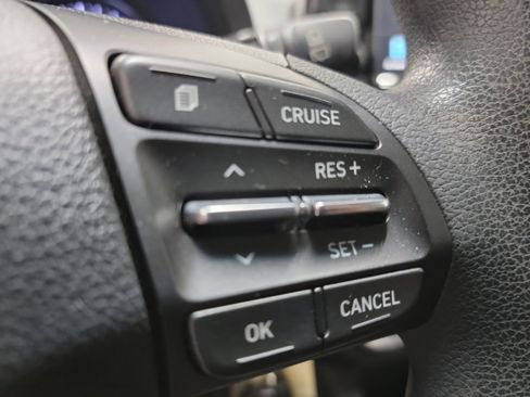 Used 2018 Hyundai Elantra GT image 33