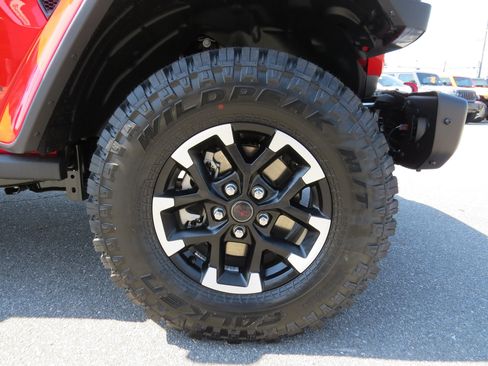 New 2025 Jeep Gladiator Rubicon image 11