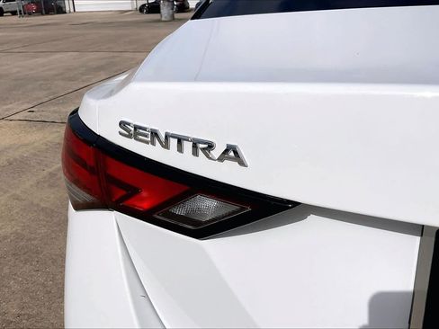 Used 2025 Nissan Sentra SV FWD image 10