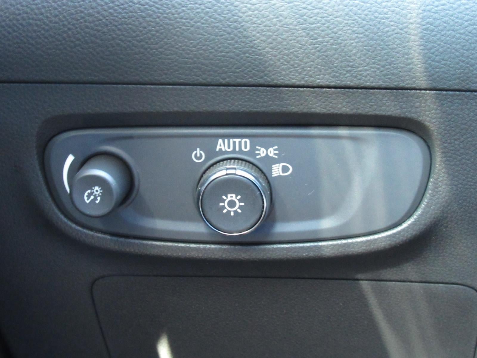 Used 2024 Buick Encore GX Preferred w/ Comfort Package FWD image 23