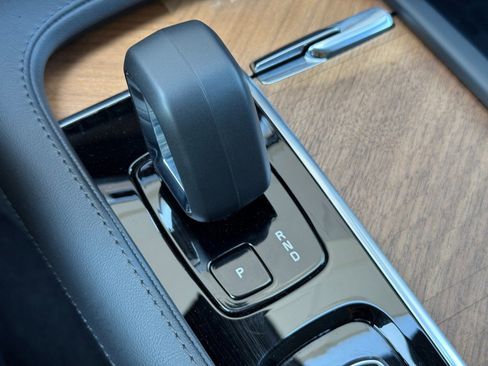 Used 2025 Volvo XC90 B6 Plus w/ Protection Package Premier image 31