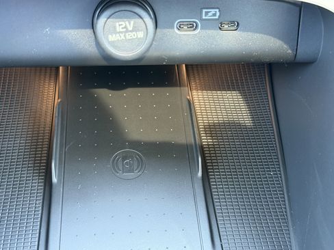 New 2026 Volvo XC40 B5 Ultra w/ Protection Package image 24