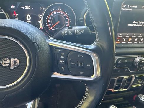 Used 2021 Jeep Wrangler Unlimited Sahara AWD/4WD image 17