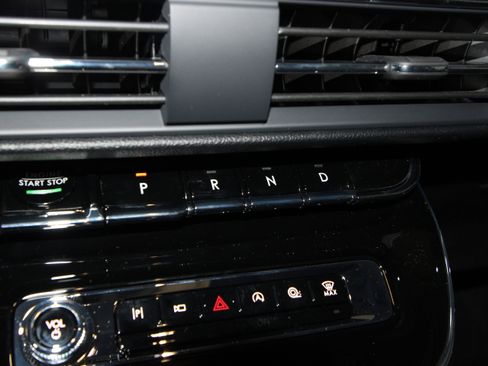 New 2026 Lincoln Corsair Premiere image 16