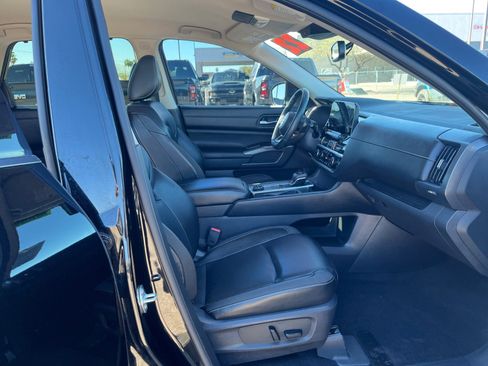 Used 2022 Nissan Pathfinder SL image 19