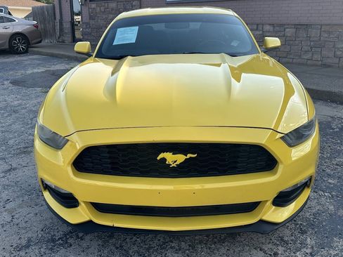 Used 2017 Ford Mustang Coupe RWD image 2