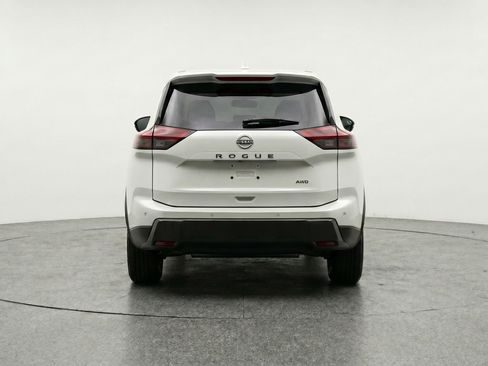 Used 2025 Nissan Rogue SV FWD image 7