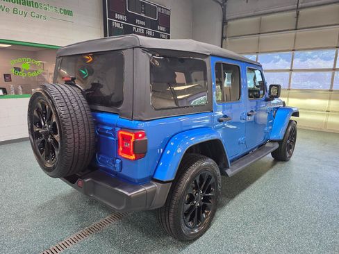 Used 2023 Jeep Wrangler Unlimited Sahara AWD/4WD image 6