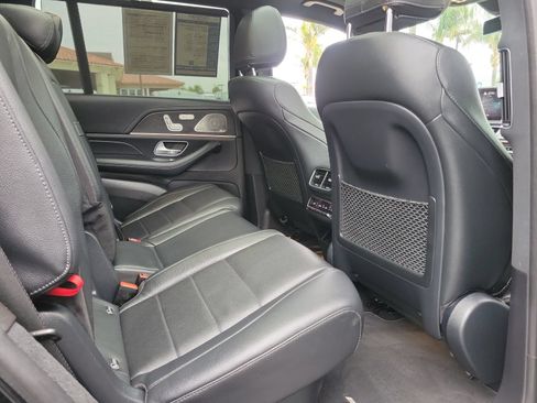 Used 2023 Mercedes-Benz GLS 450 4MATIC image 25