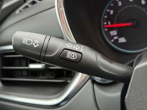 Used 2023 Chevrolet Equinox LT image 20