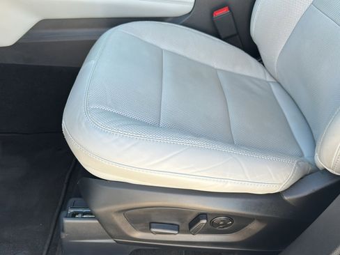 Used 2025 Ford Explorer Platinum w/ Ultimate Package image 15