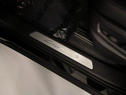 New 2026 Porsche Cayenne S image 18