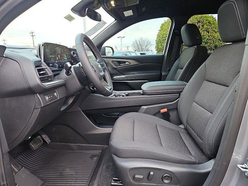 New 2026 Chevrolet Traverse LT image 9