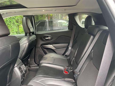 Used 2022 Jeep Cherokee Limited w/ Elite Package AWD/4WD image 12