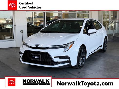 Certified 2023 Toyota Corolla SE FWD image 1